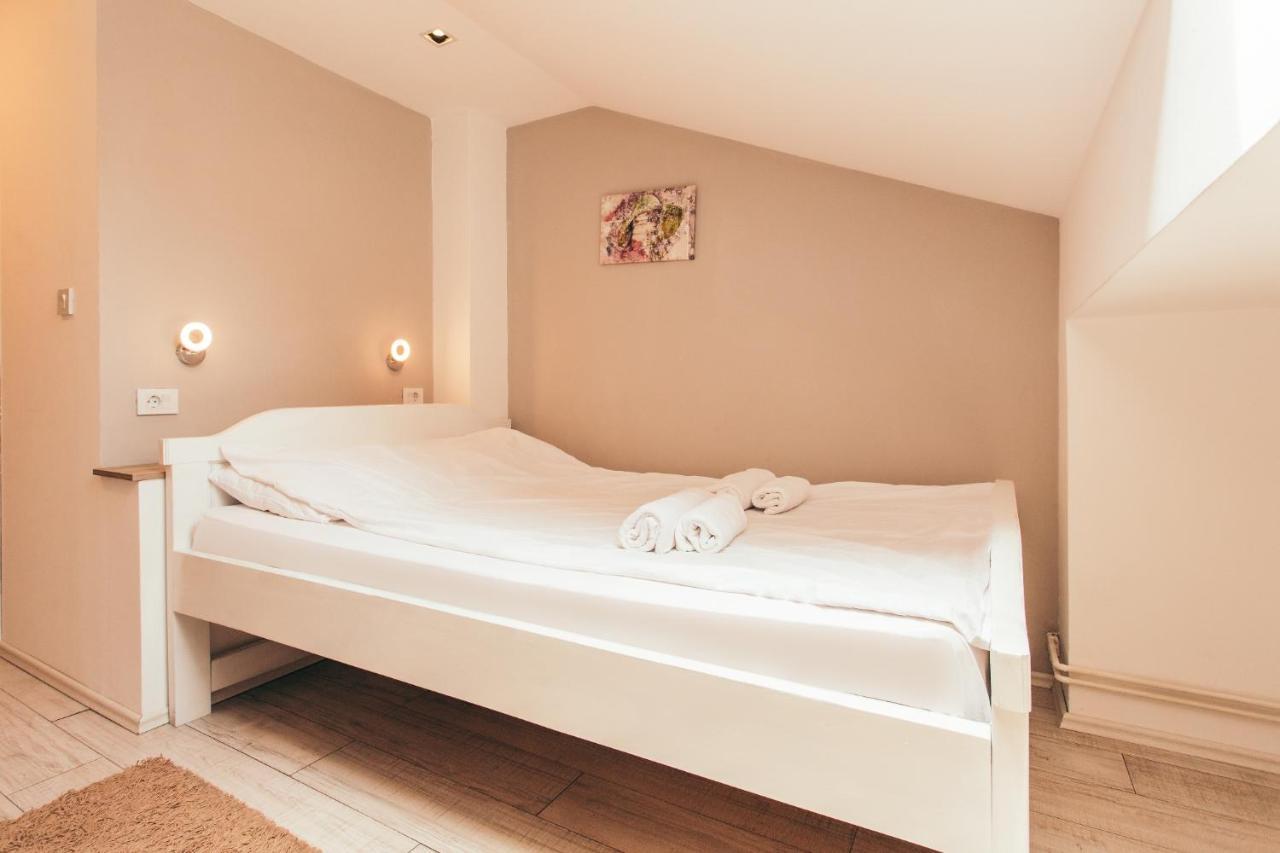 Hotel Dijana Пірот Екстер'єр фото