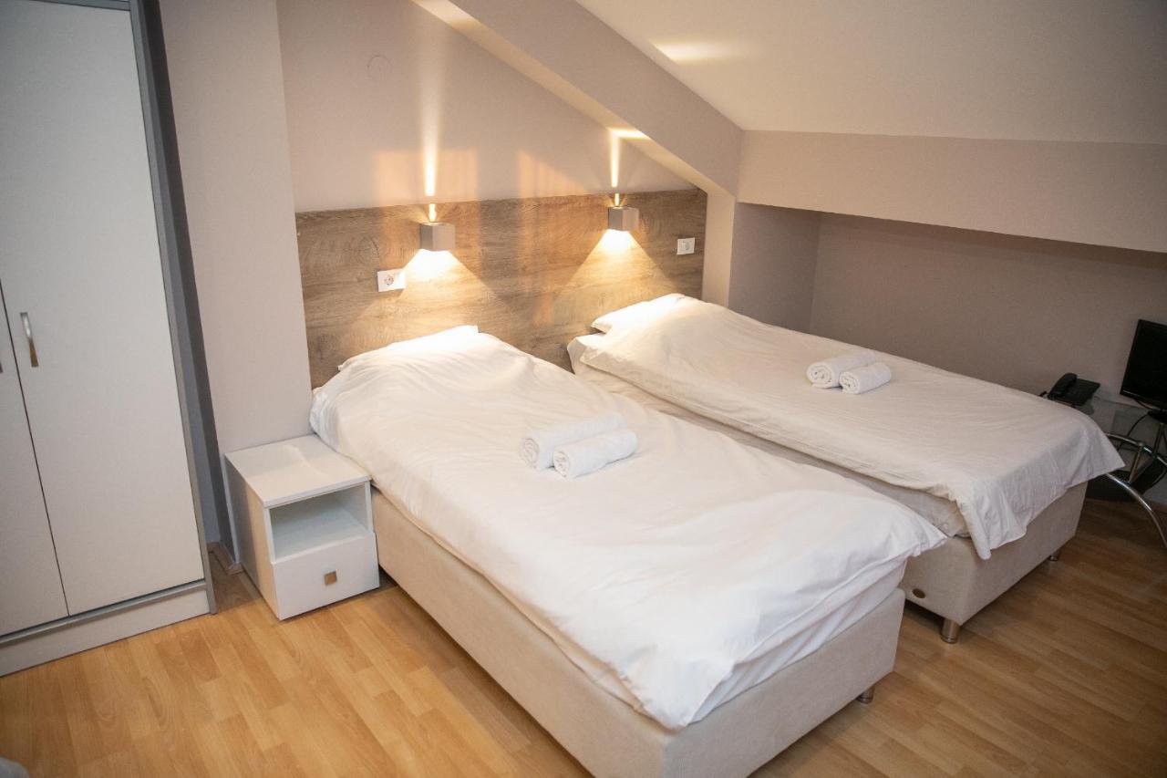 Hotel Dijana Пірот Екстер'єр фото