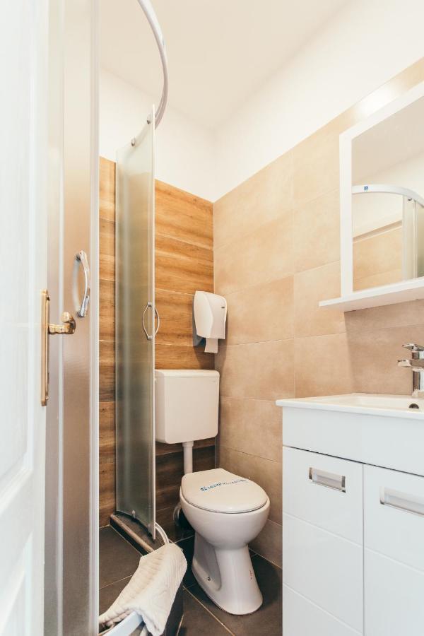 Hotel Dijana Пірот Екстер'єр фото