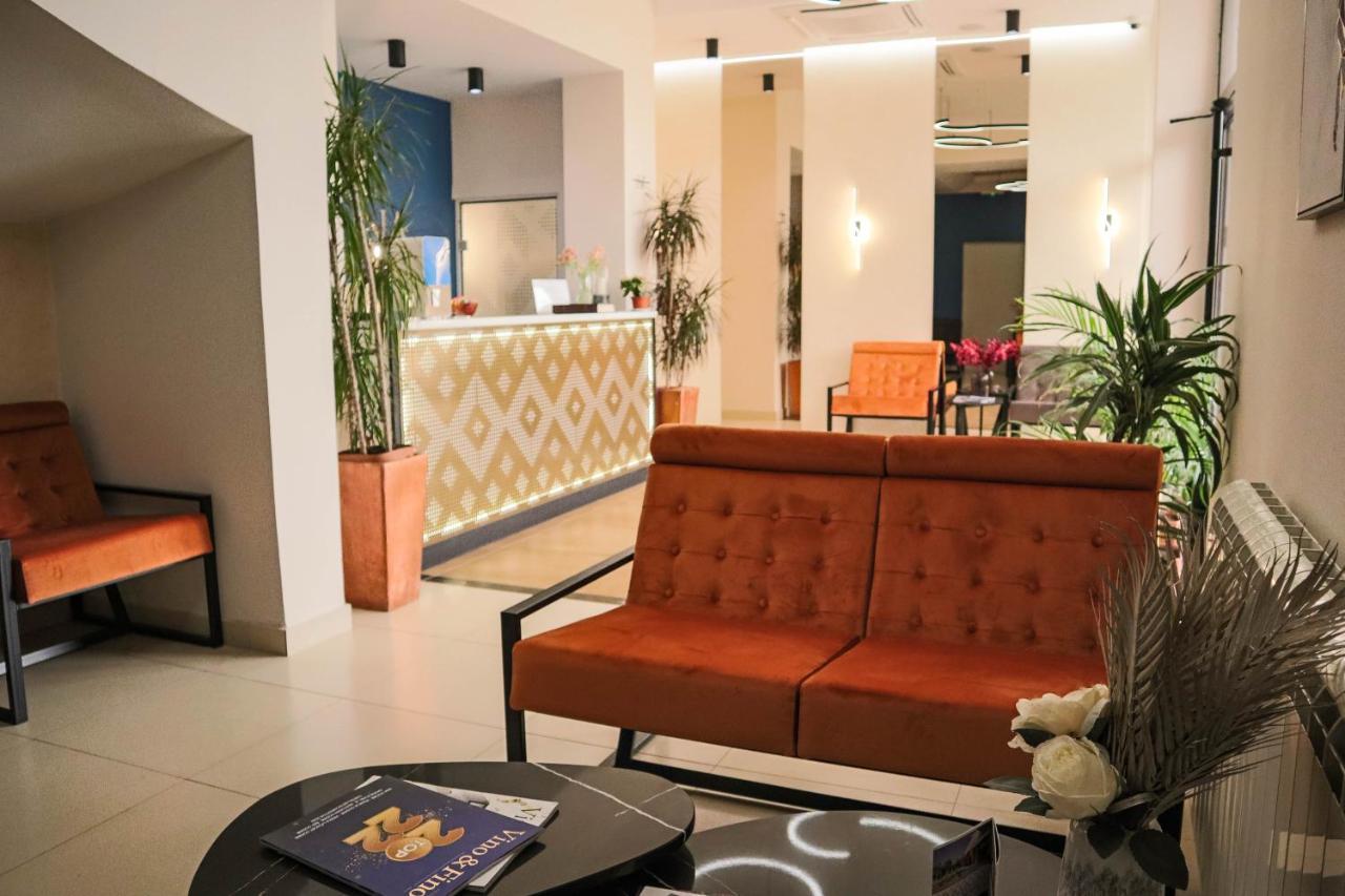 Hotel Dijana Пірот Екстер'єр фото